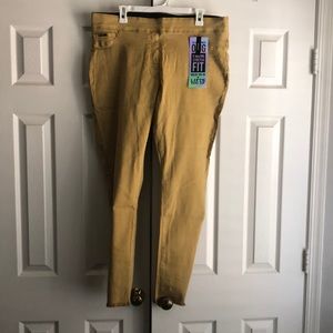 Brand new O-MAZING stretch fit jeans!